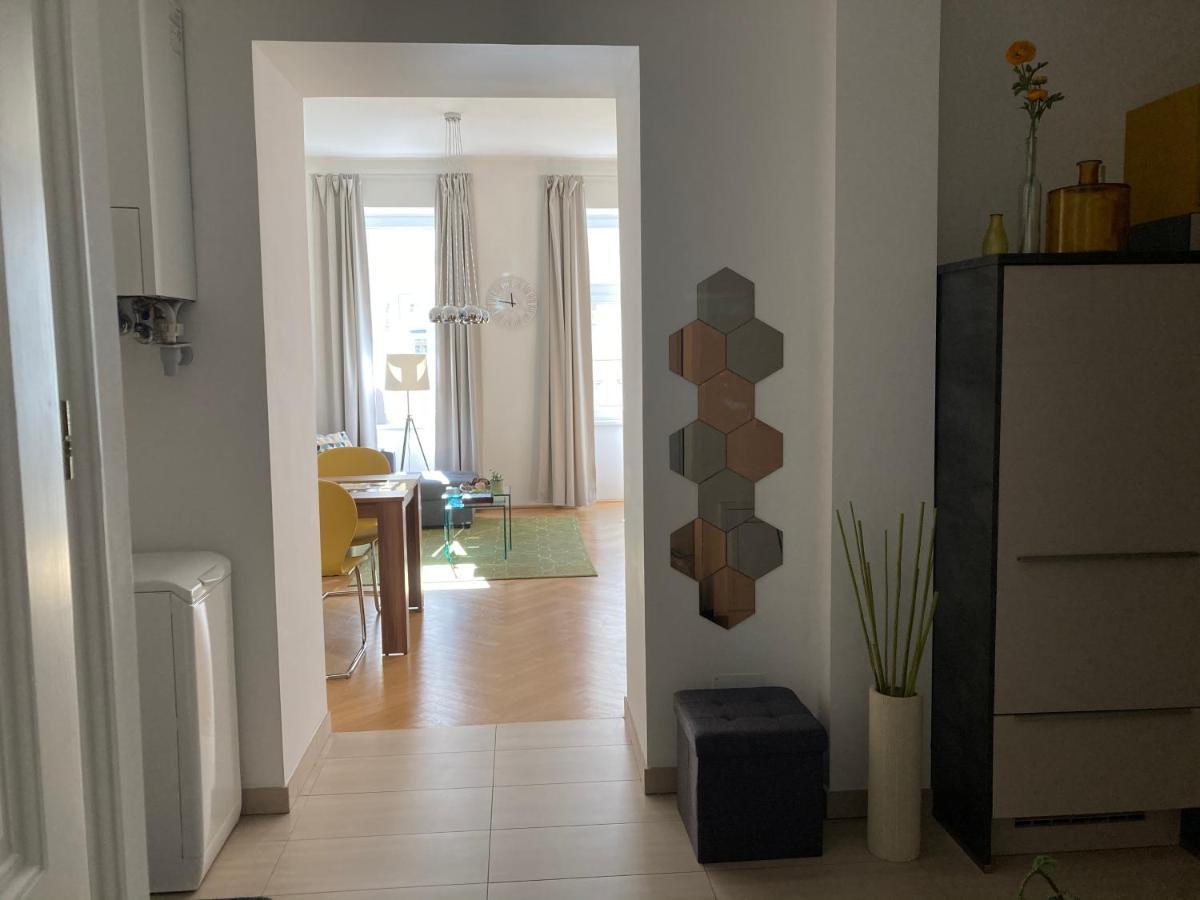 Apartment Vienna Living Luaran gambar